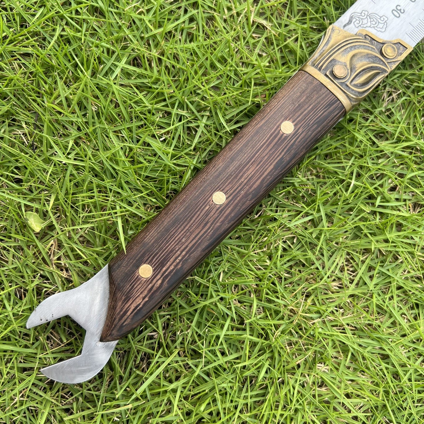 Ruler Wrench ā Multipurpose Automotive & Utility Tool