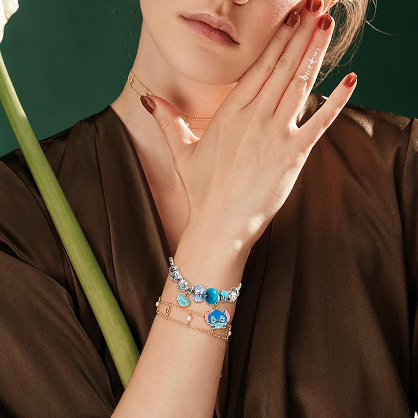 Charm Advent Calendar ā 2 Bracelets & 24 Surprise Charms