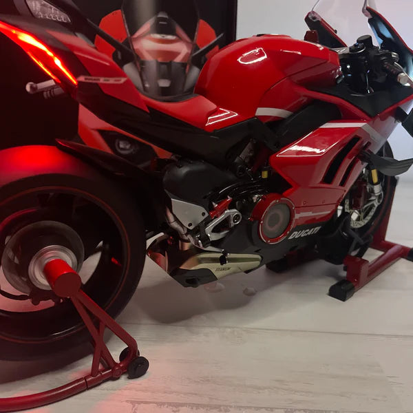 1:6 Ducati Motorcycle Model β Ultra-Realistic Engineering Collectible with Smoke Exhaust Effect