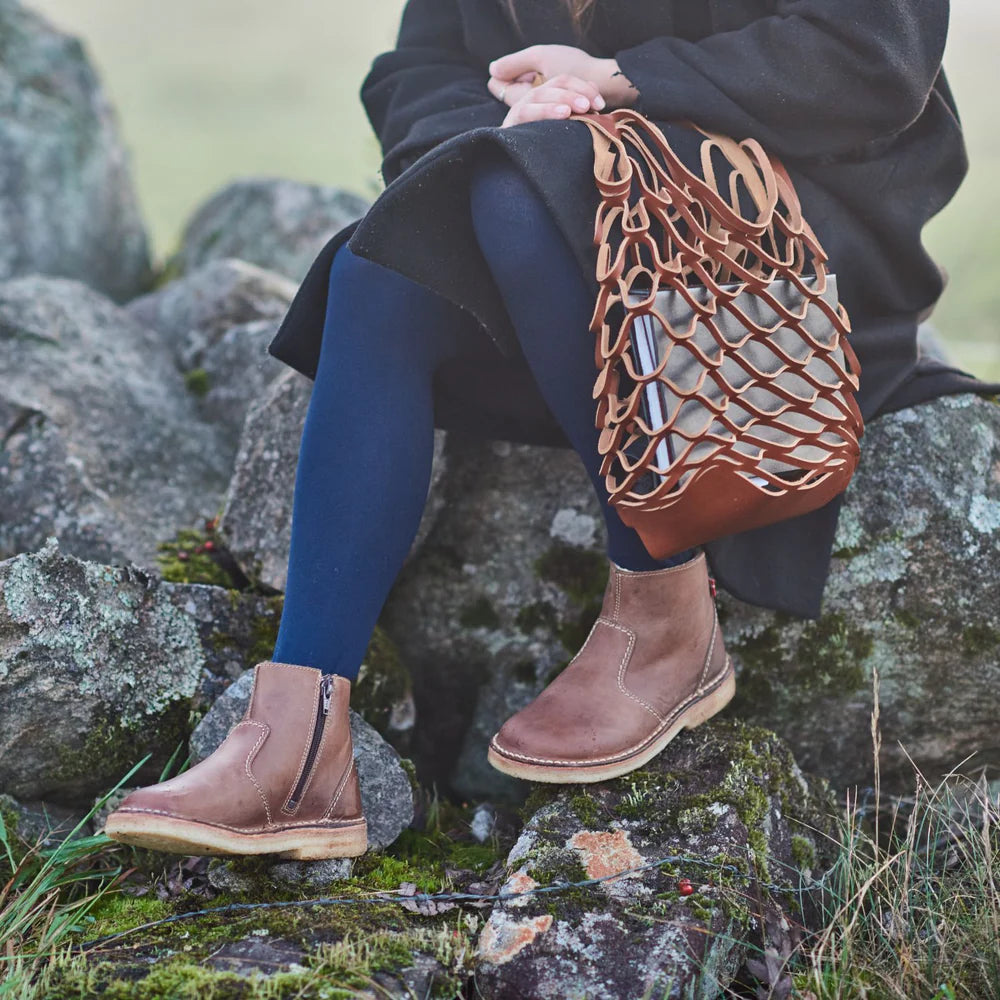 Brown Mesh Leather Bag – Chic & Functional Travel Companion