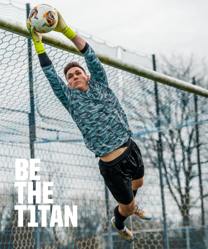 Professional Grass Goalkeeper Gloves – Flat Hybrid Cut