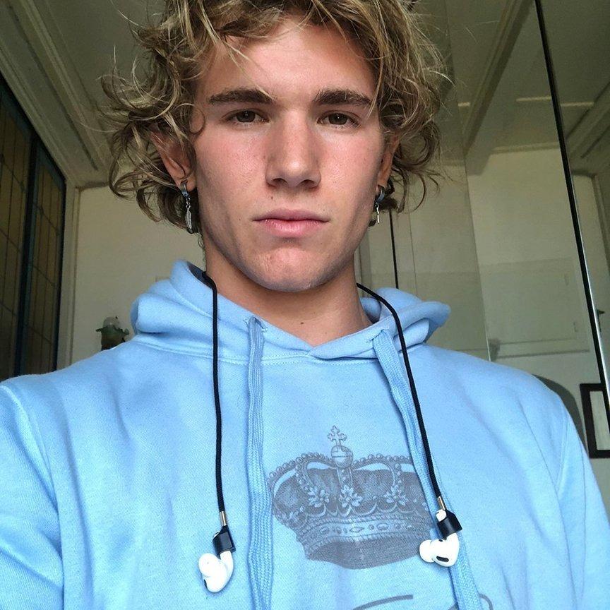 Nylon AirPods Strap β Secure, Stylish & Compatible with All AirPods