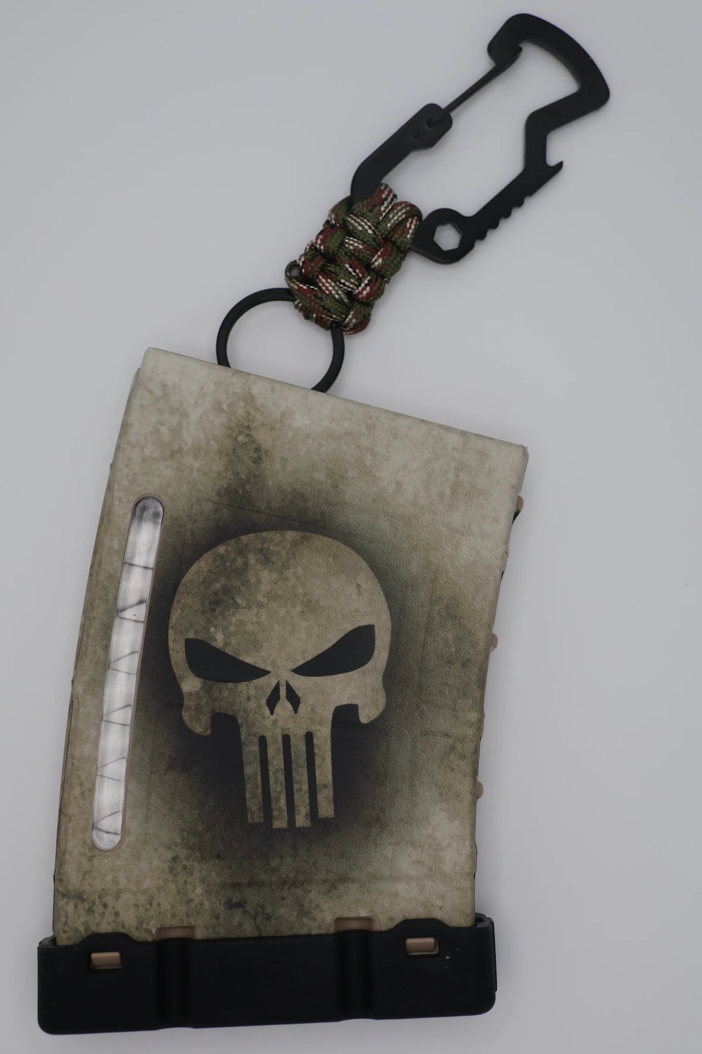 Golf Tee Dispenser – Convenient Paracord Clip Design