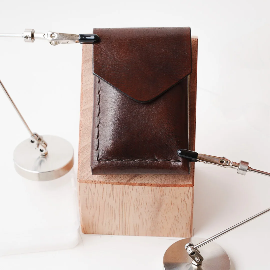 Minimalist Vertical Wallet – Compact, Durable & Stylish