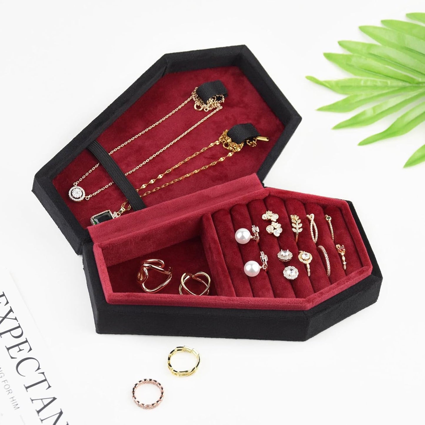 Coffin Jewelry Box – Gothic Velvet Organizer for Rings, Earrings & More