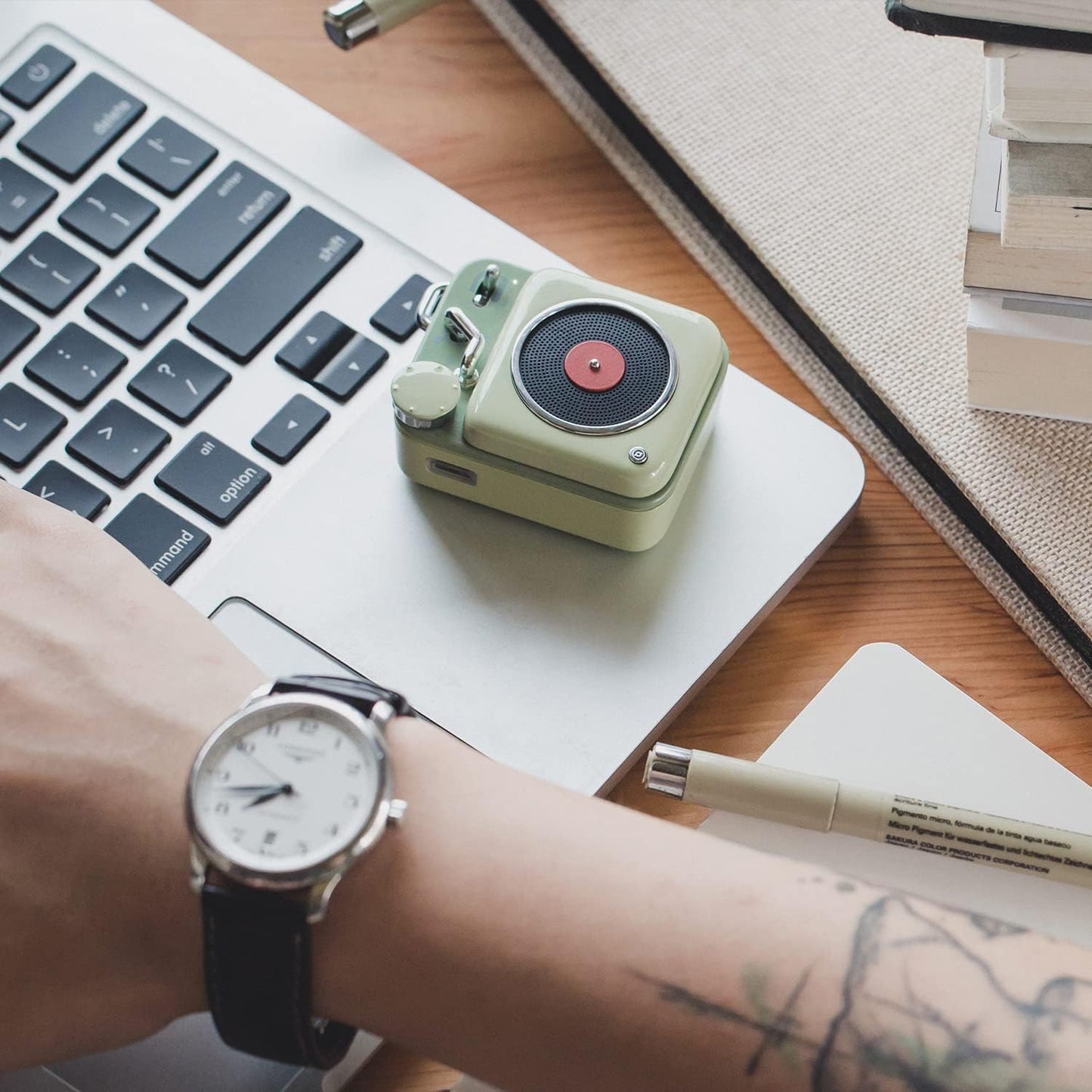 Mini Retro Bluetooth Speaker – Portable Wireless Metal Speaker with Clear HiFi Sound