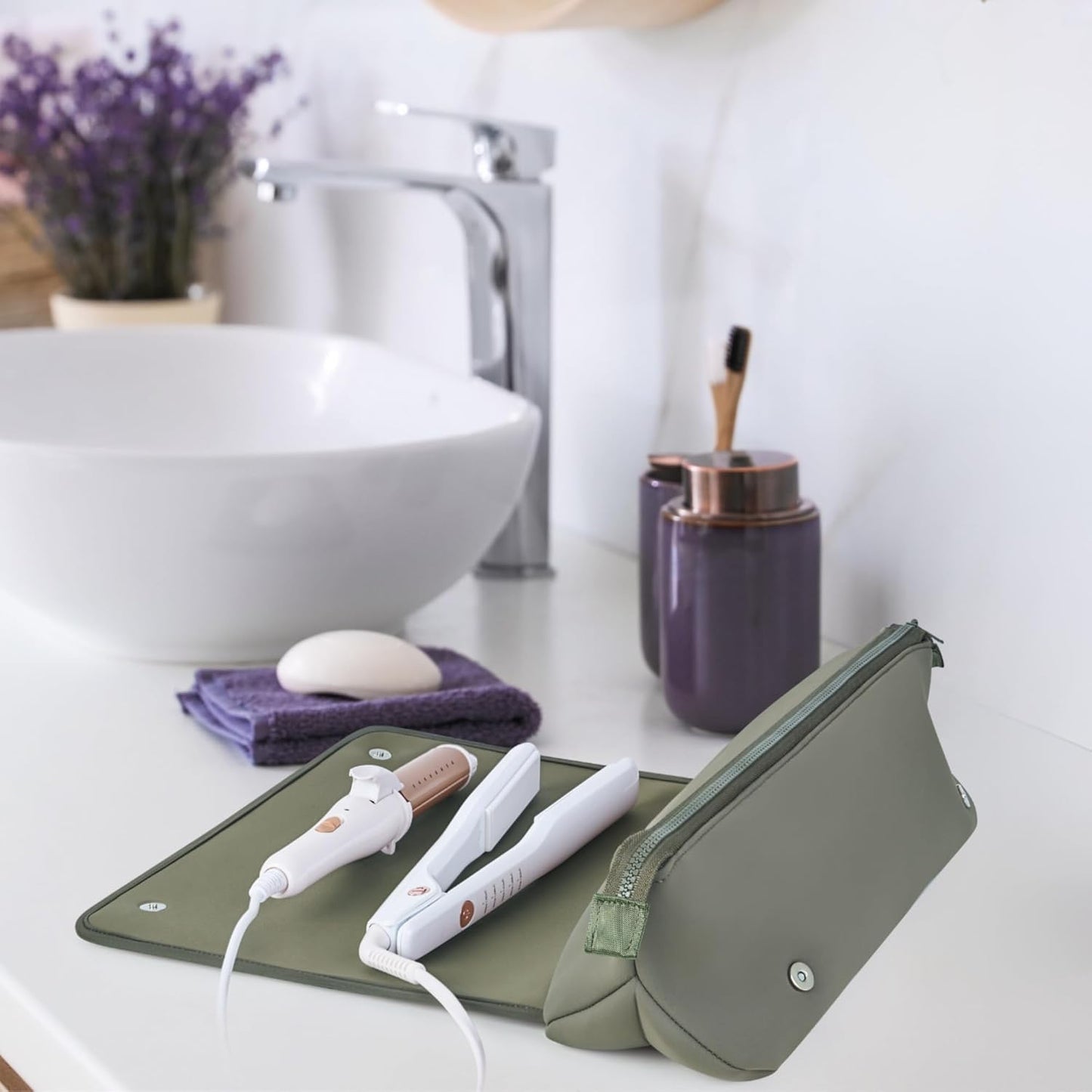 2-in-1 Hair Tool Travel Bag with Heat-Resistant Mat – Portable Storage for Straighteners, Flat Irons