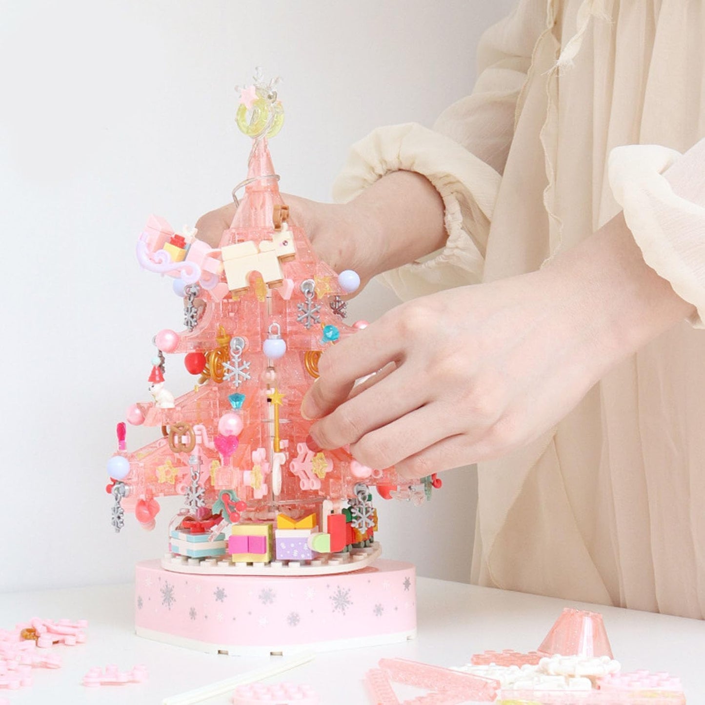 Christmas Tree Music Box Building Set – 675 PCS DIY Crystal Tree Construction Kit with Lights and Music