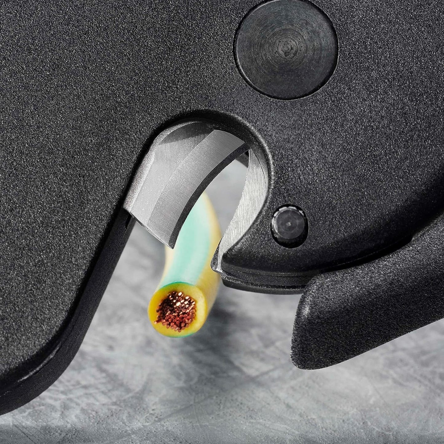 Multifunctional Electrician Tool – Crimping, Stripping & Cutting in One