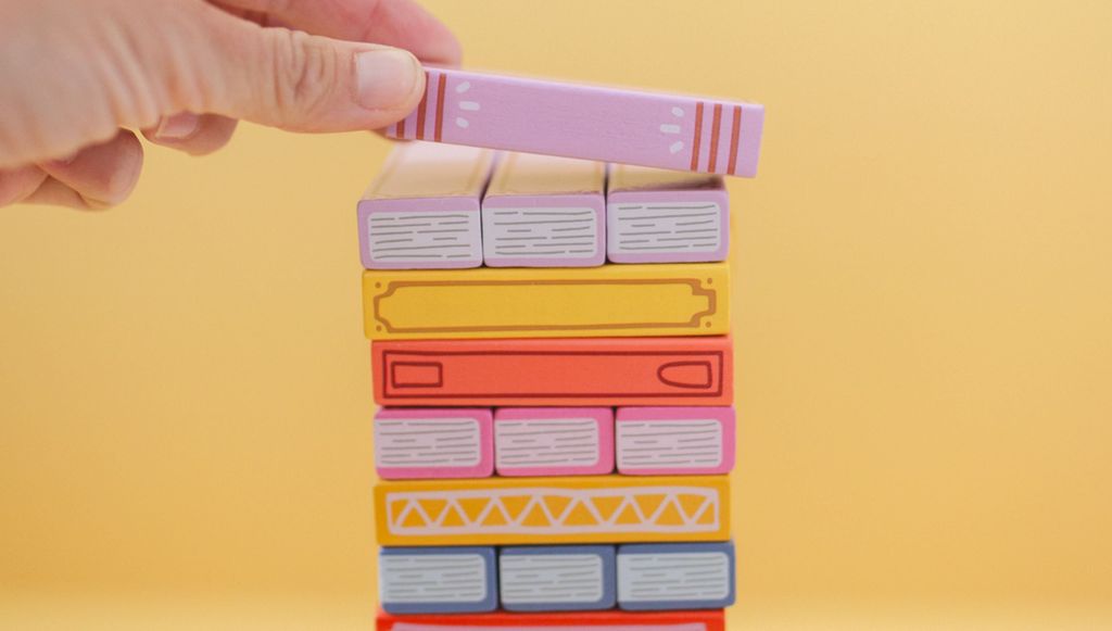 Book Stack Balance Game – Classic Wooden Stacking Fun