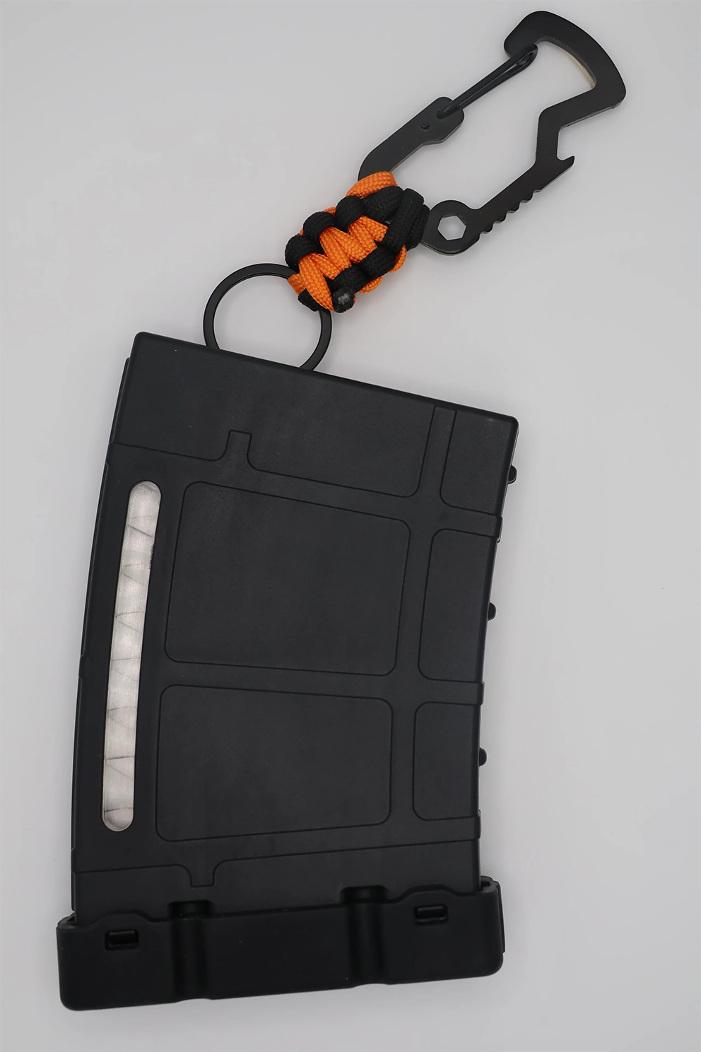 Golf Tee Dispenser – Convenient Paracord Clip Design