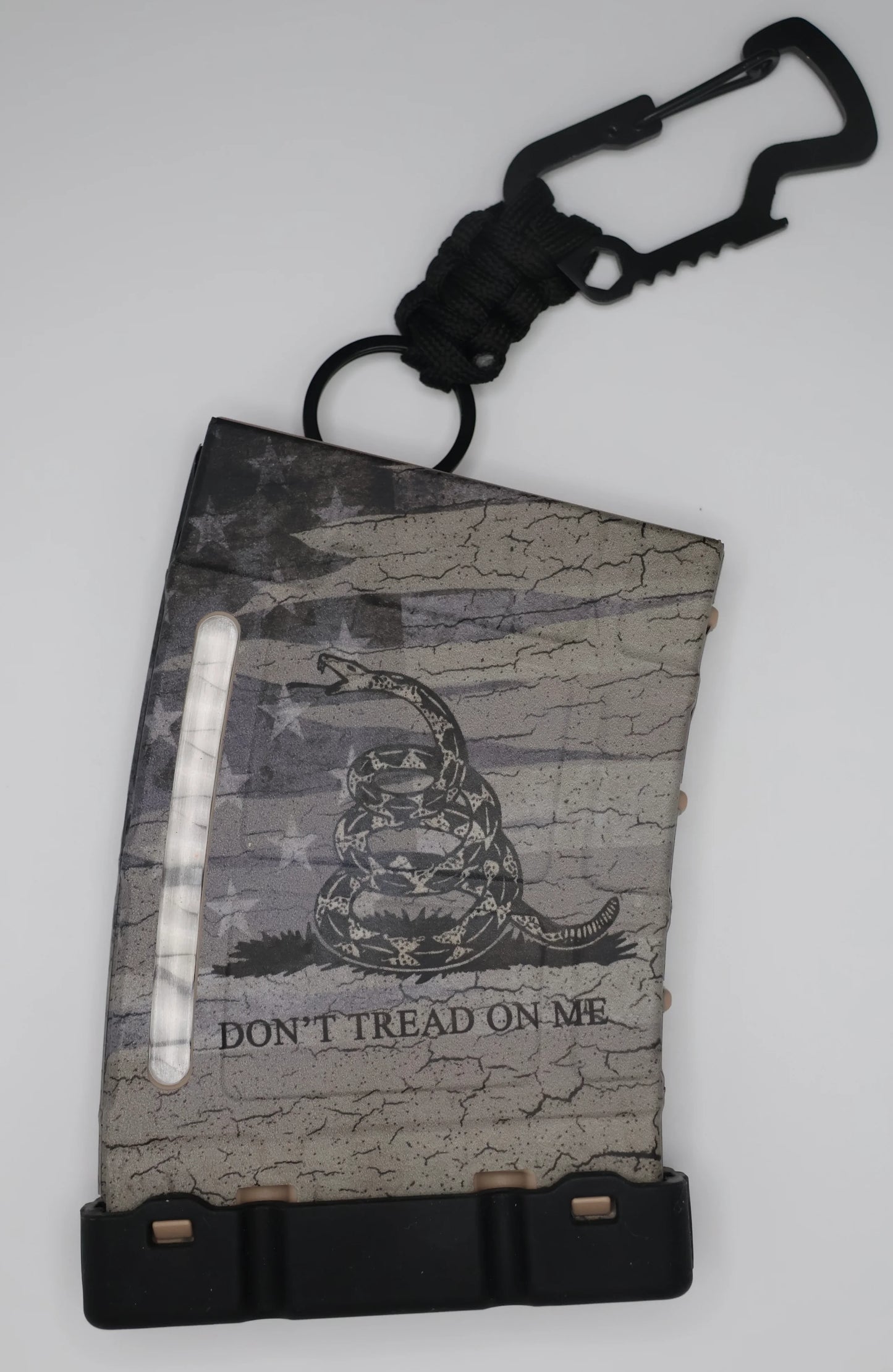 Golf Tee Dispenser – Convenient Paracord Clip Design