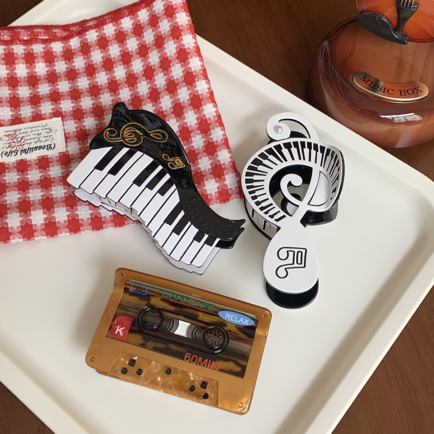 Cello Hair Clip – Elegant Curved Design with Classical Charm