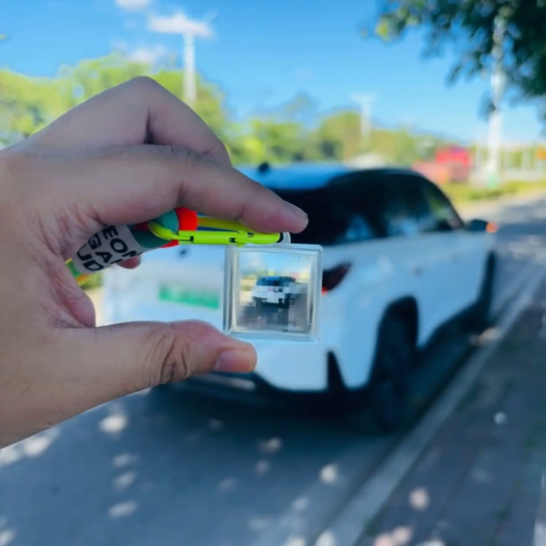 Pixel Filter Keychain – Minecraft-Style Mosaic Mirror On the Go