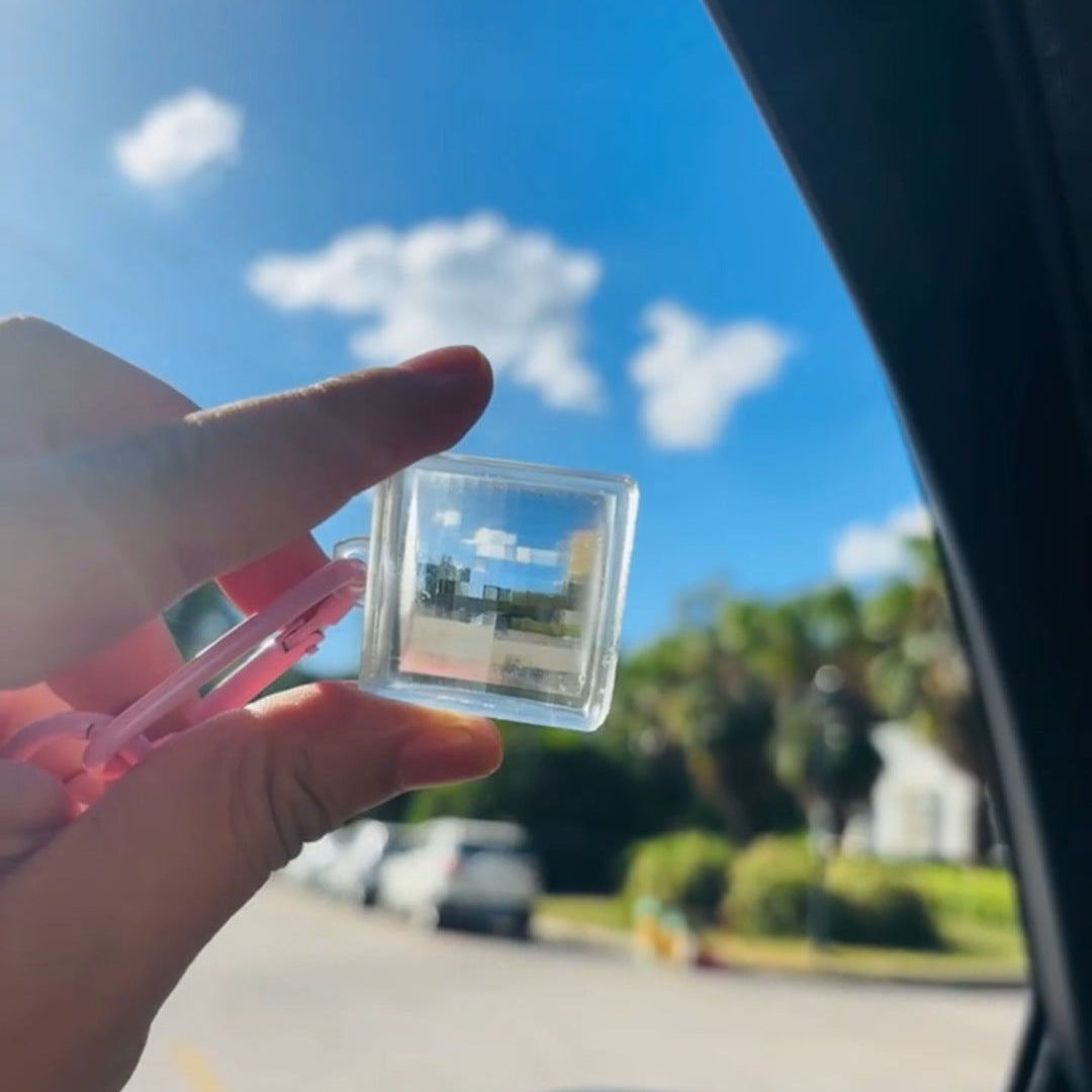 Pixel Filter Keychain – Minecraft-Style Mosaic Mirror On the Go