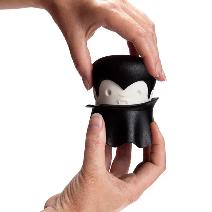 Garlic, Ginger & Nut Crusher – Manual Squeezer with Twist Lid, BPA-Free Silicone, Easy to Use & Clean