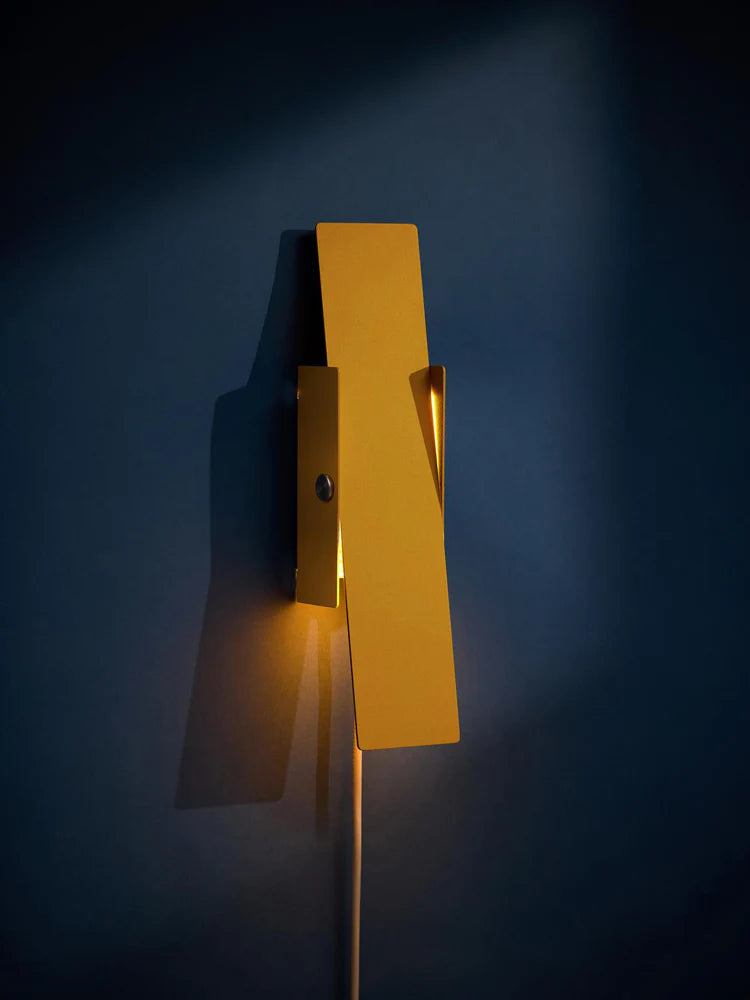 Rotating Wall Lamp