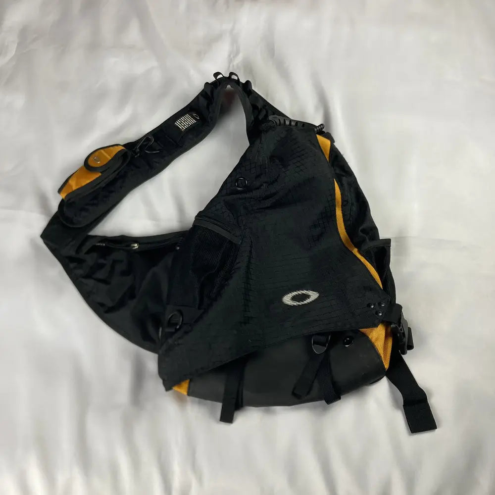 Single Shoulder Tactical Archery Bag – Waterproof Utility-Style Bow and Arrow Storage Pack