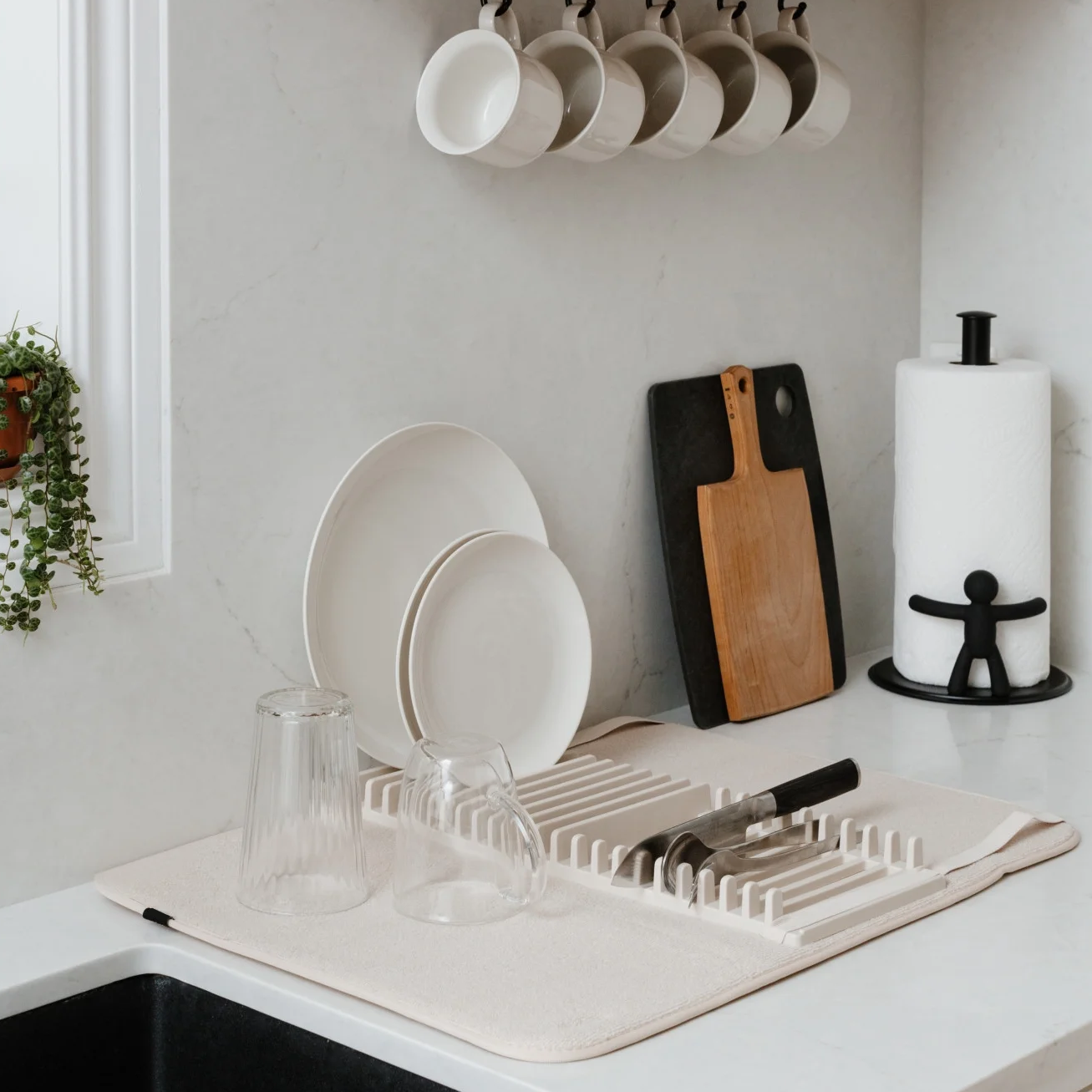 All-in-One Dish Drying Mat – Compact Kitchen Rack with Utensil Holder & Glass Stand