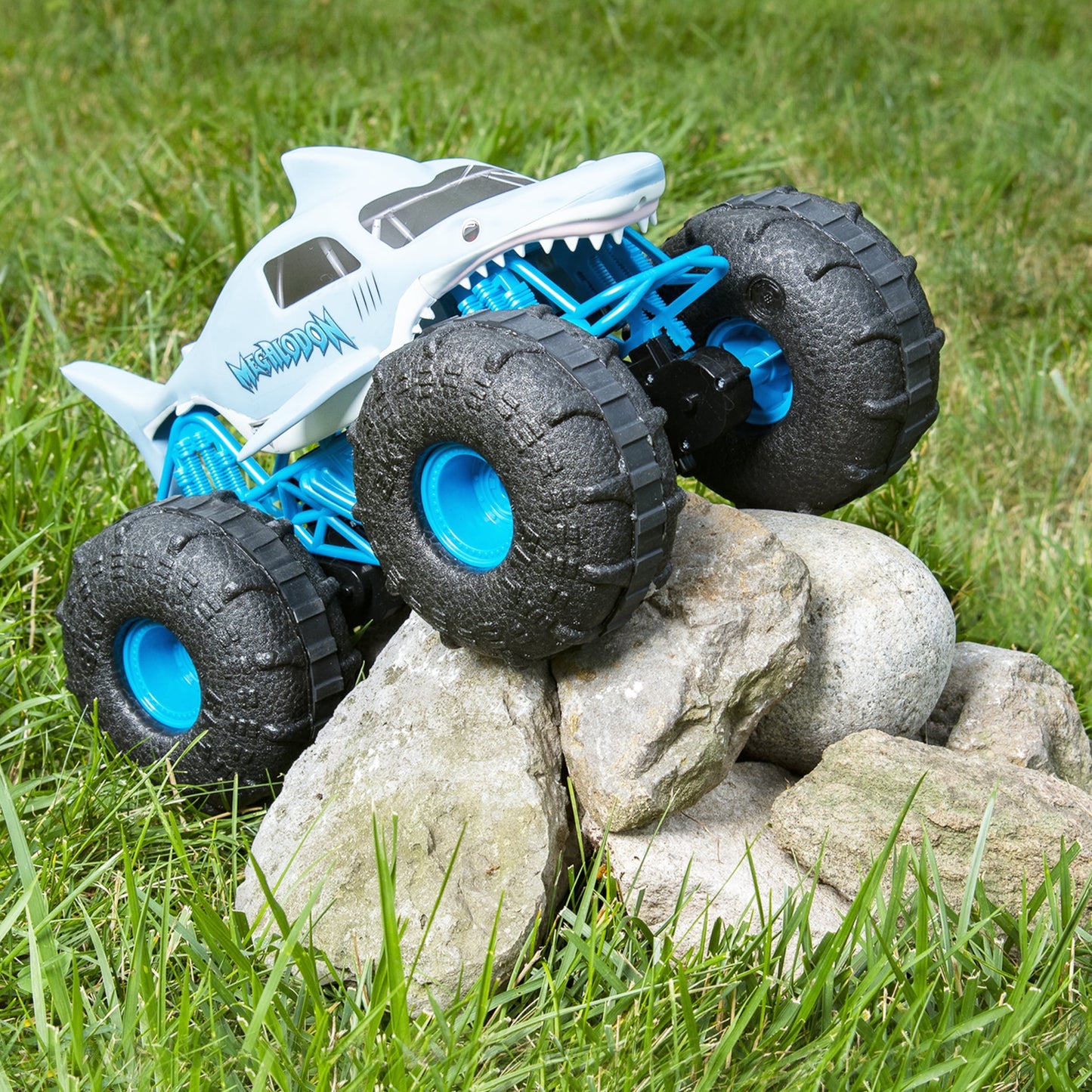 Megalodon STORM RC Monster Truck – All-Terrain & Amphibious Power