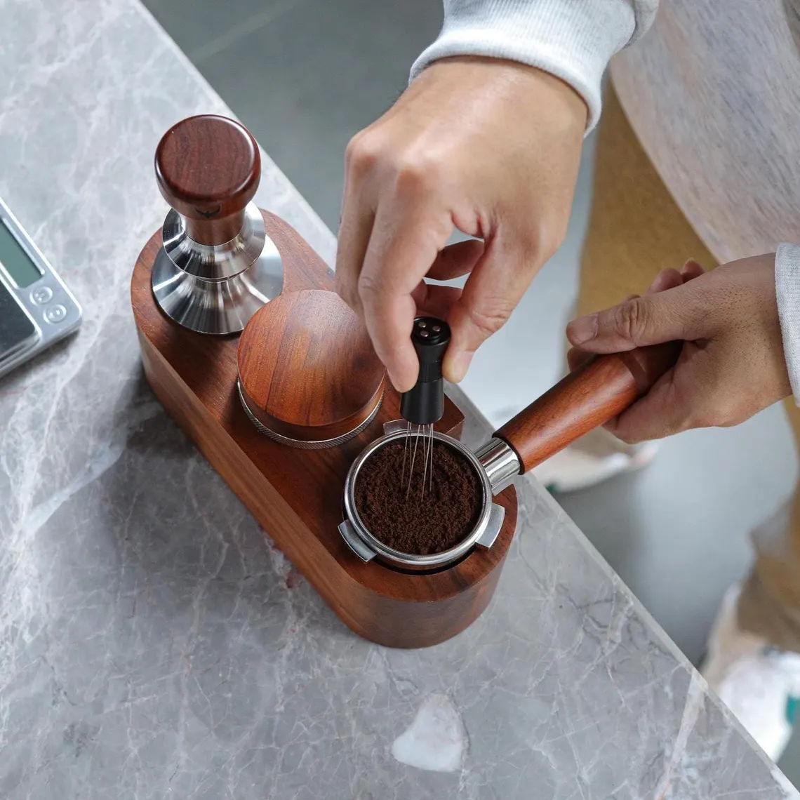 58mm Walnut Espresso Tamper & Portafilter Holder – Coffee Station Organizer Stand