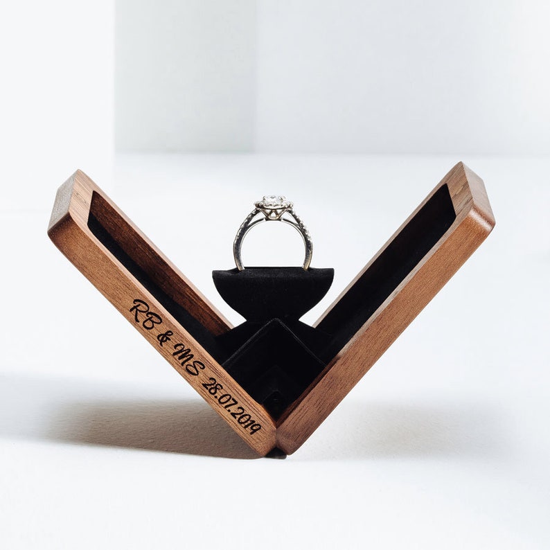 Walnut Rotating Ring Box – Elegant Handmade Proposal Case