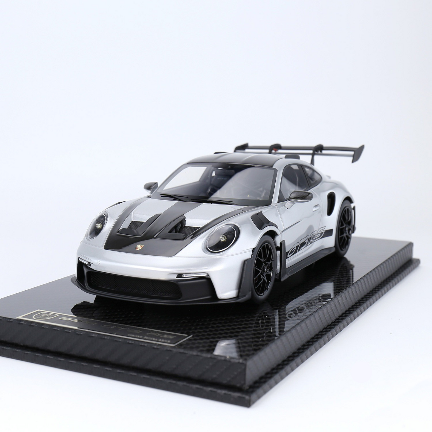 Porsche 911 GT3 RS 1:18 Scale Model – Silver Edition with Carbon Fiber Base