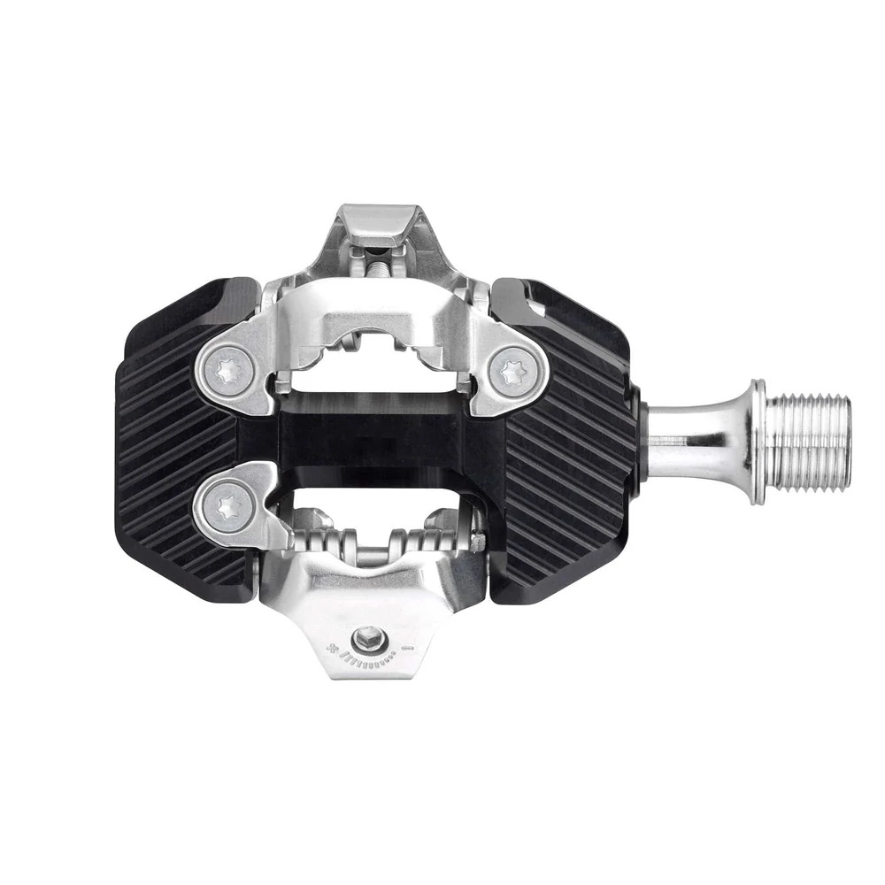 Clipless Pedals – Precision Control and Power for Muddy Trails