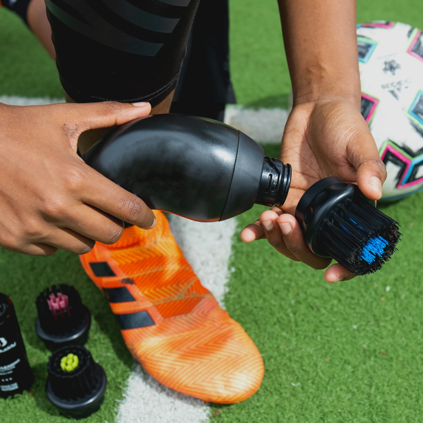 Portable All-in-One Shoe Cleaner – Quick Cleaning for Muddy Boots and Busy Days