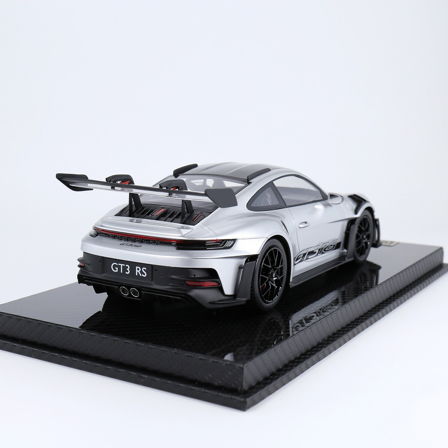 Porsche 911 GT3 RS 1:18 Scale Model – Silver Edition with Carbon Fiber Base