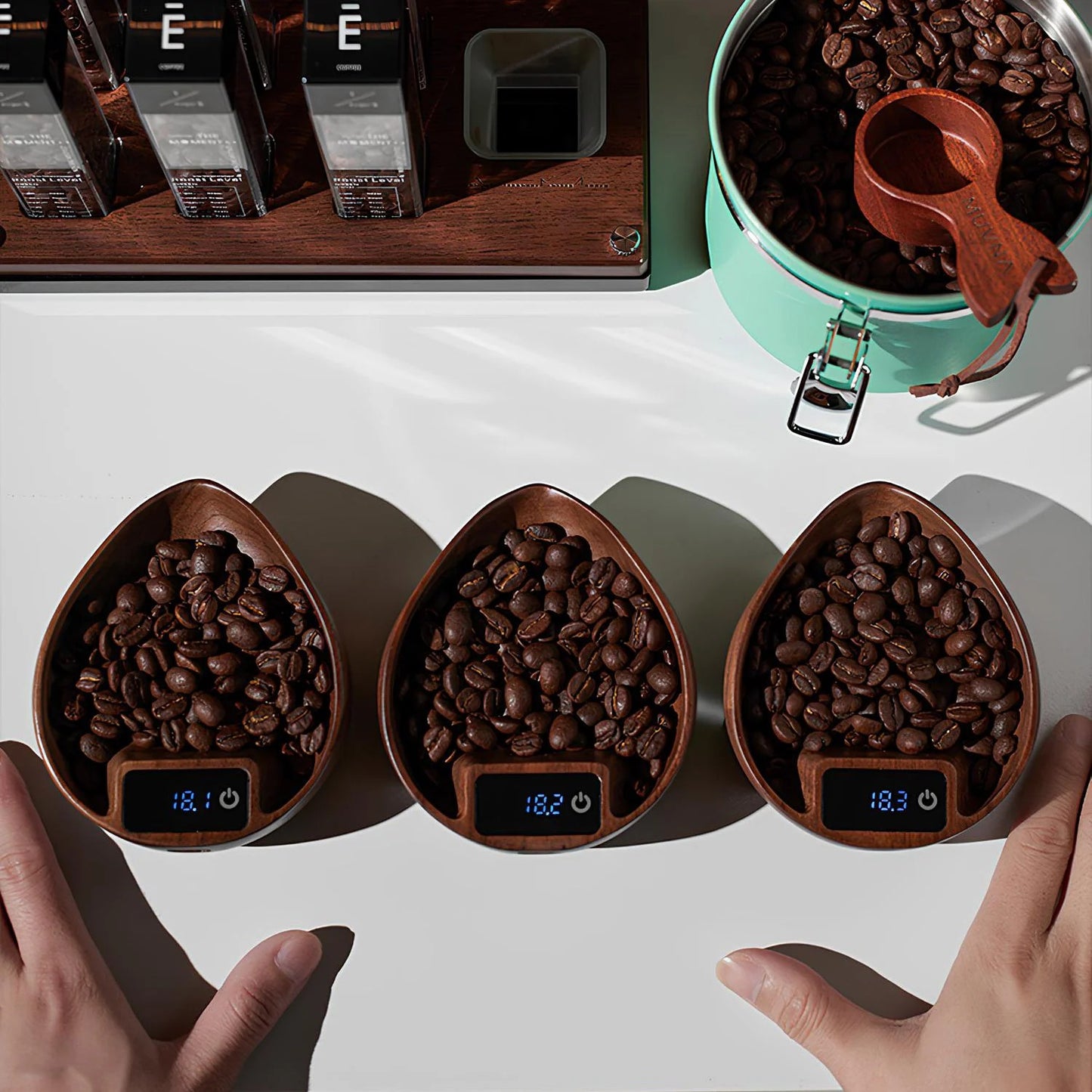 Walnut Coffee Scale – Precision Brewing with Natural Elegance