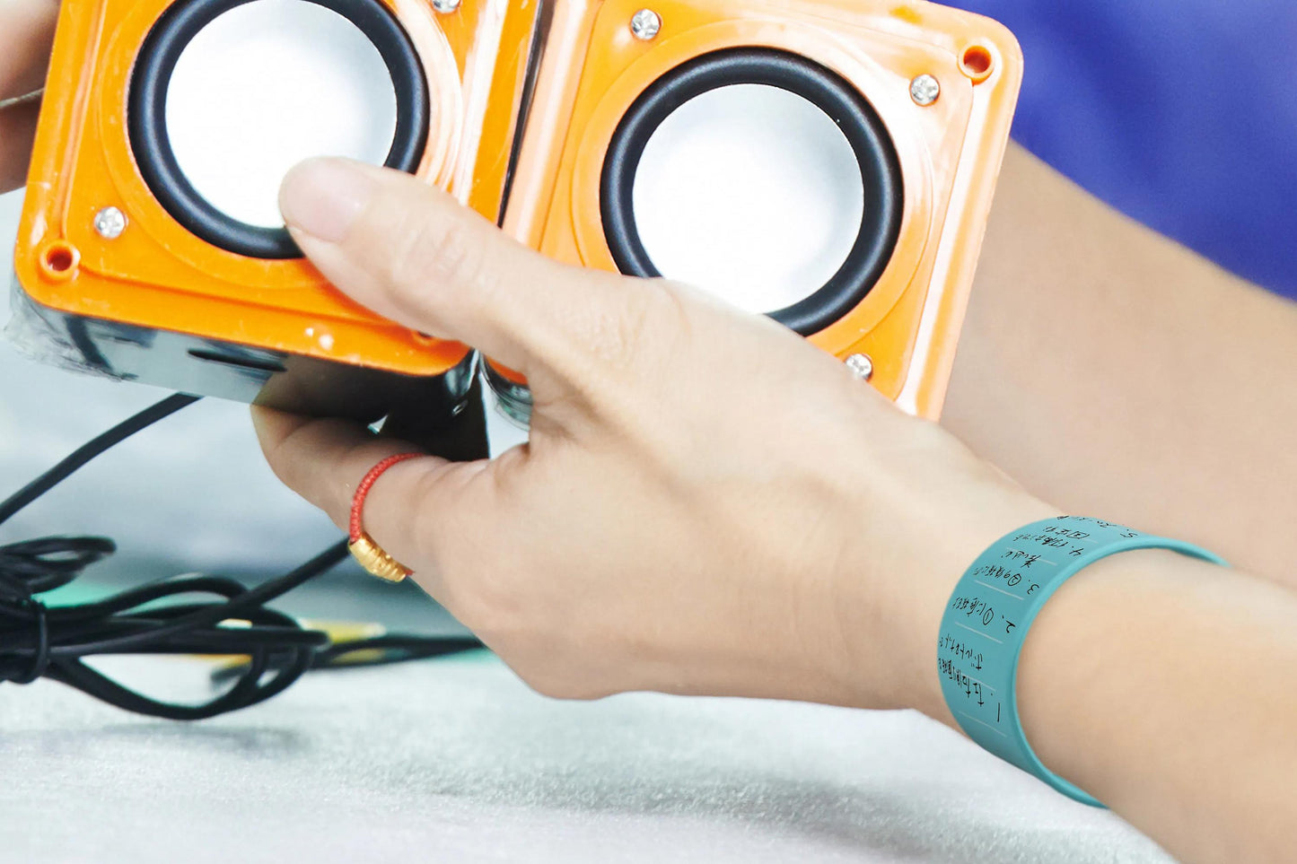 Wristband Memo Pad – Rewritable Wearable Silicone Notes