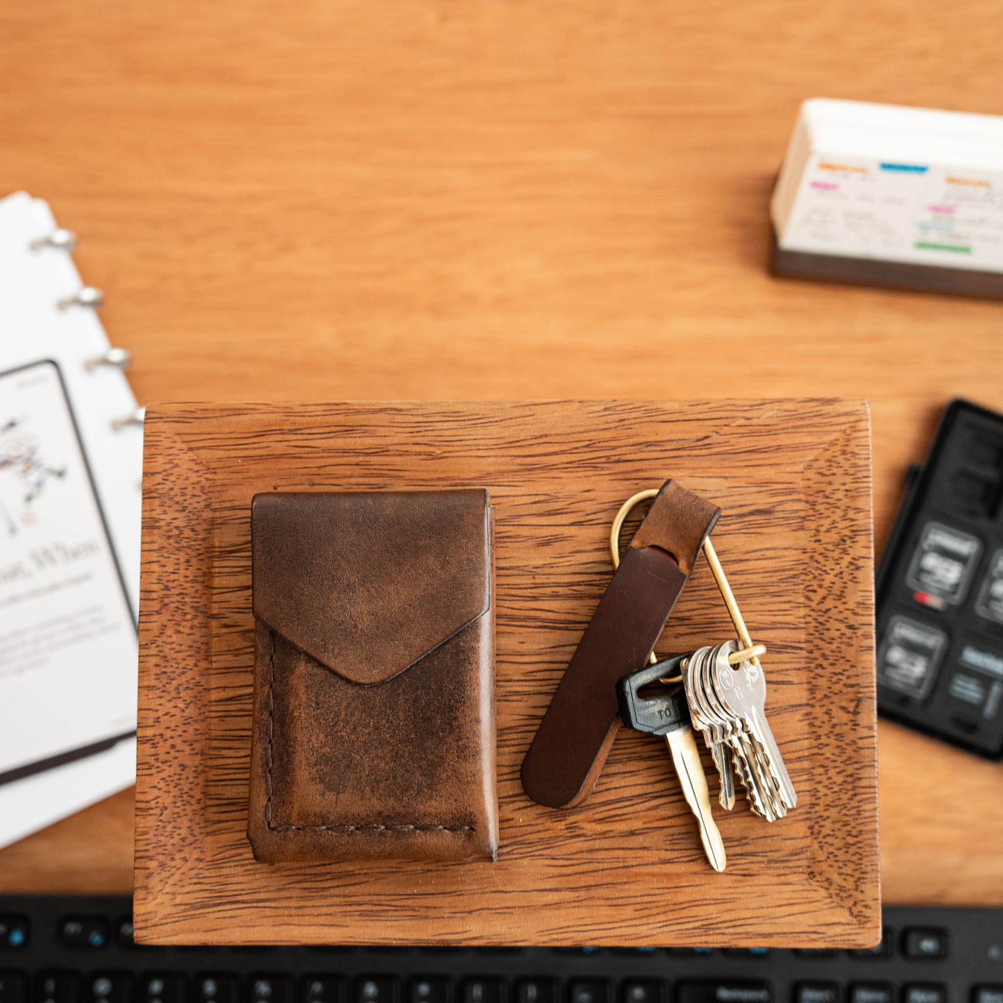 Minimalist Vertical Wallet – Compact, Durable & Stylish