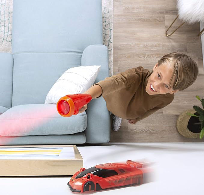 Zero Gravity Light Climbing Racer – Light-Guided Wall, Ceiling, and Floor Racing Toy