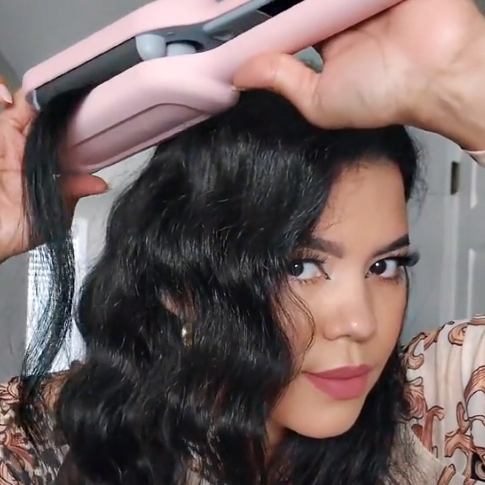 Beach Waves Curling Iron – Ionic Deep Waver with Ceramic 3-Barrel Design | Dual Voltage